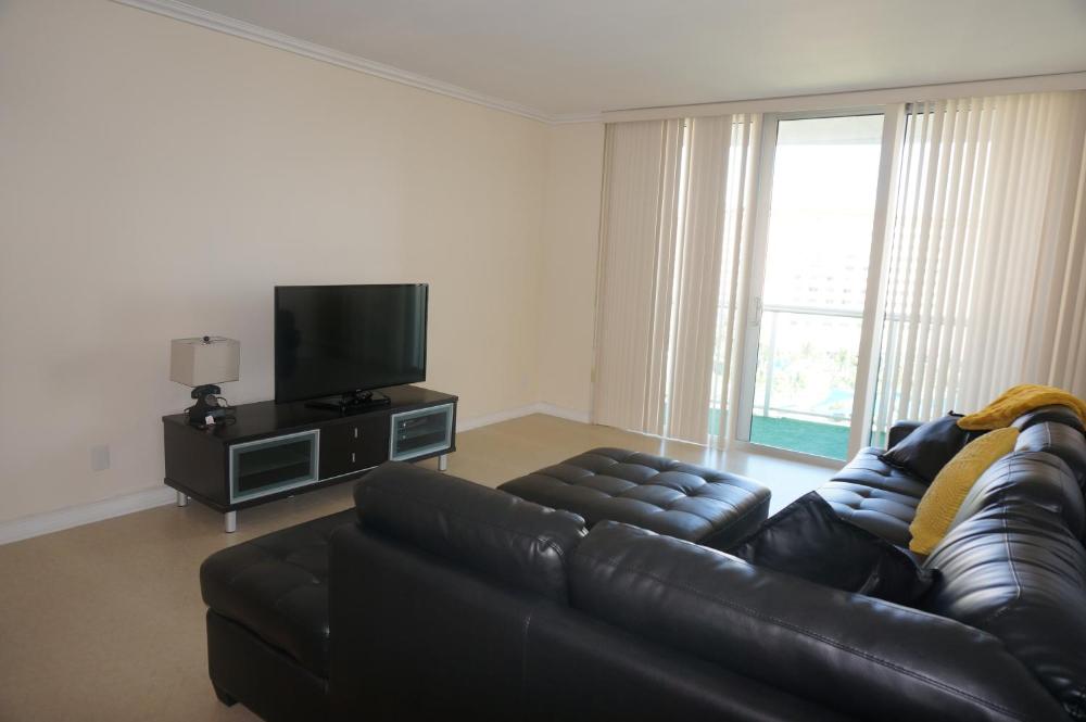 Ocean View One-Bedroom Apartment  interior